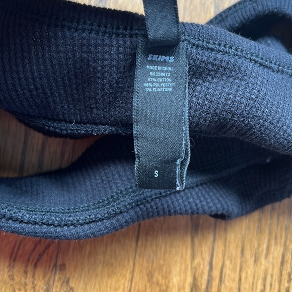 Skims Black Cotton Waffle Knit Thermal Ribbed Scoop Loungewear Bra - Picture 3 of 4